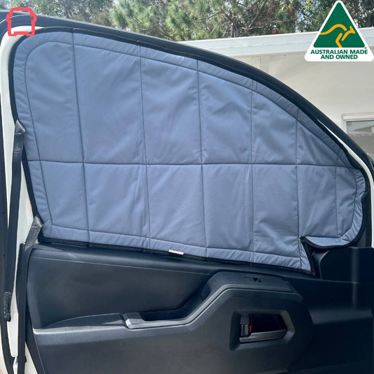 Cargue la imagen en el visor de la galería, Toyota Hiace Front Cab Window Cover
