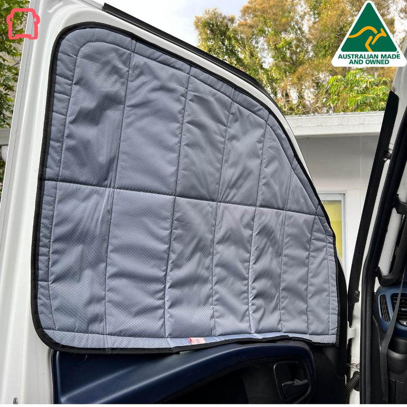 Cargue la imagen en el visor de la galería, Avan Ovation M3 B Class Front Doors (pair) Window Covers
