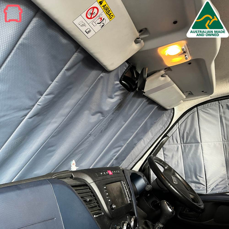 Laden Sie das Bild in Galerie -Viewer, Avan Ovation M3 C Class Cab Set Window Cover
